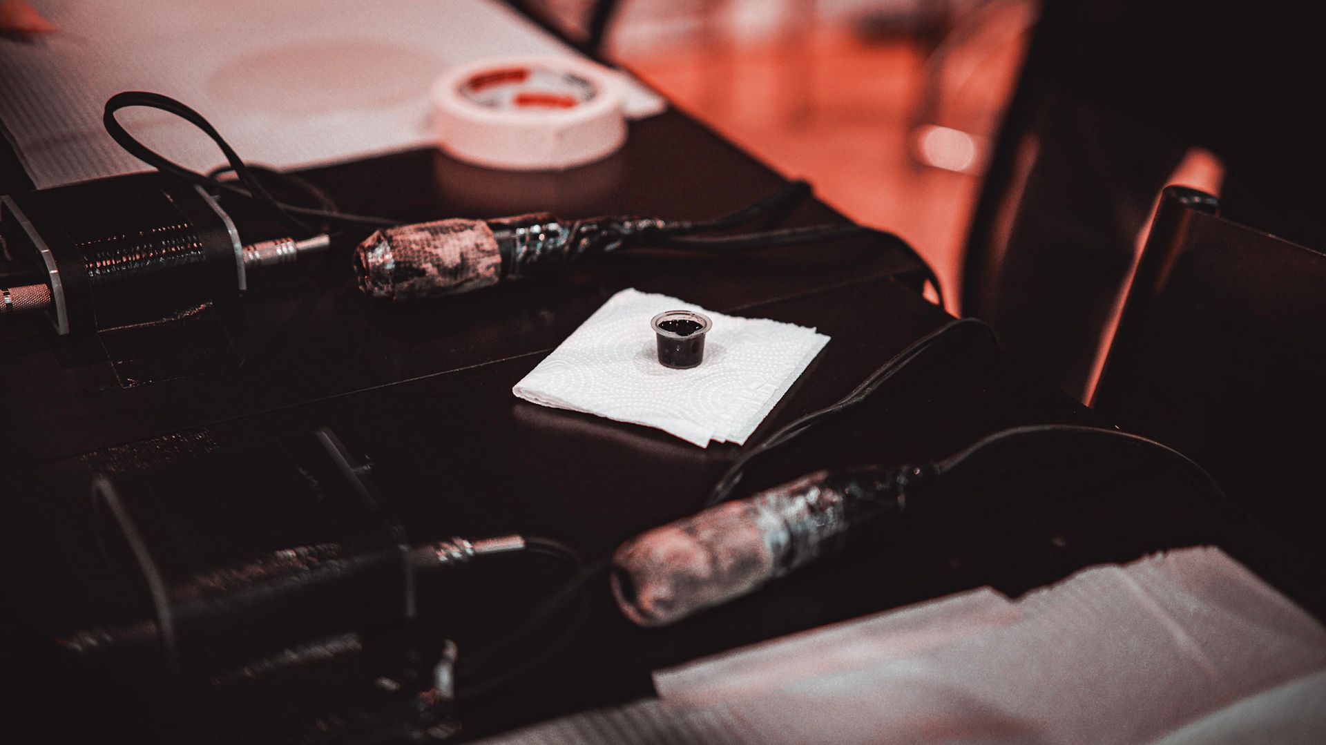 Por que tantos tatuadores com boa técnica continuam longe de viver só de tatuagem