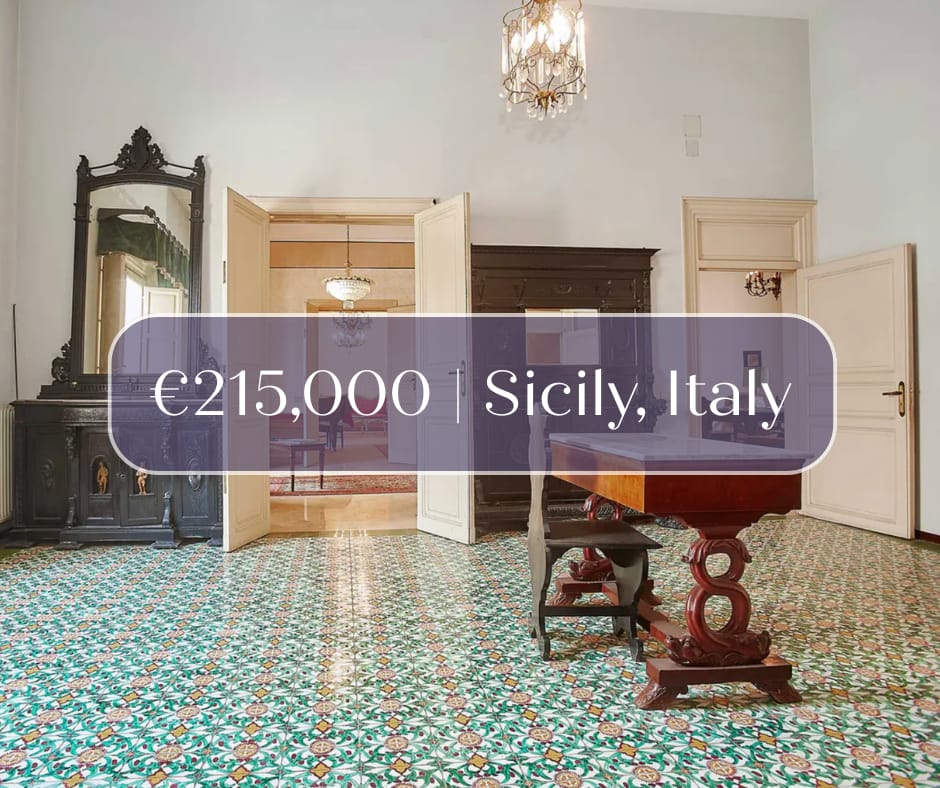 Elegant Period Home with Rooftop Terrace in Historic Sicily