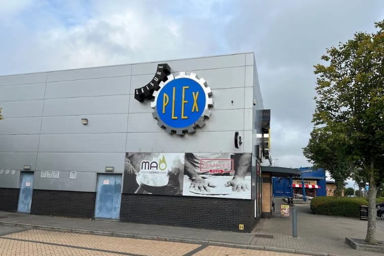 Leisureplex To Become Retail Store, Popeyes Coming To Blanch, Westend Retail Park for Sale 🛍️