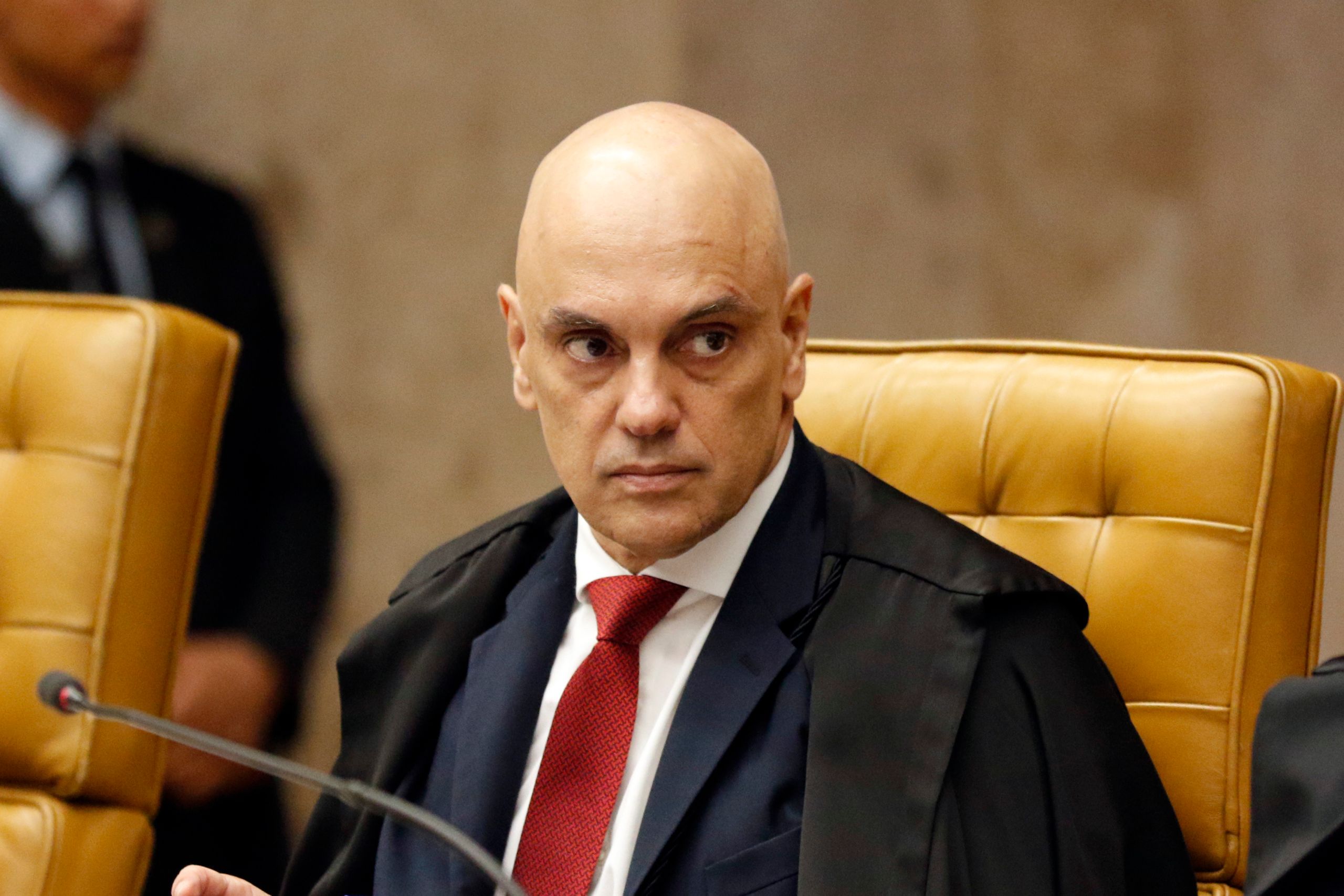 ☕ Moraes está contra o próprio STF?