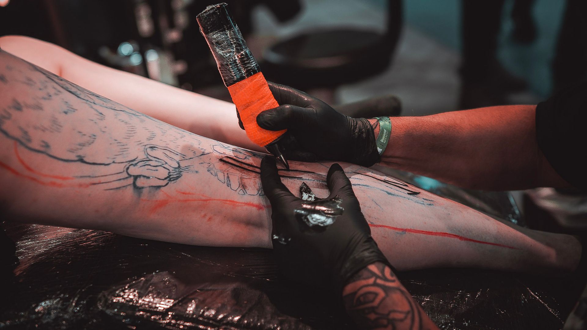 Os Primeiros Clientes: O Desafio Mais Silencioso de Quem Está Começando na Tatuagem