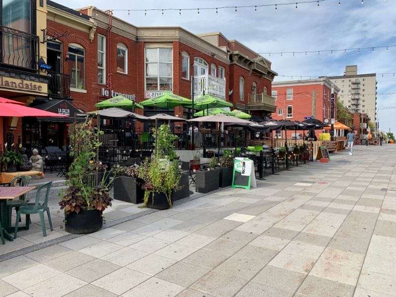 Piz’za-za is the family-friendly lunch spot on rue Laval