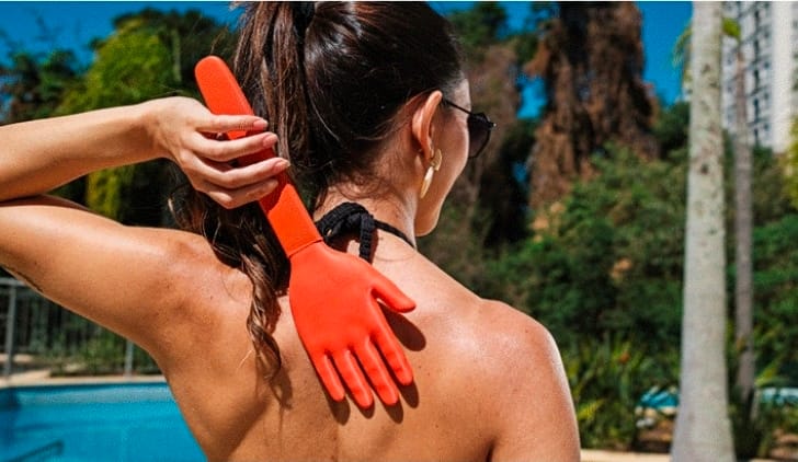 Cenoura & Bronze cria “Mãozinha Anti-Torrão” em nova campanha digital