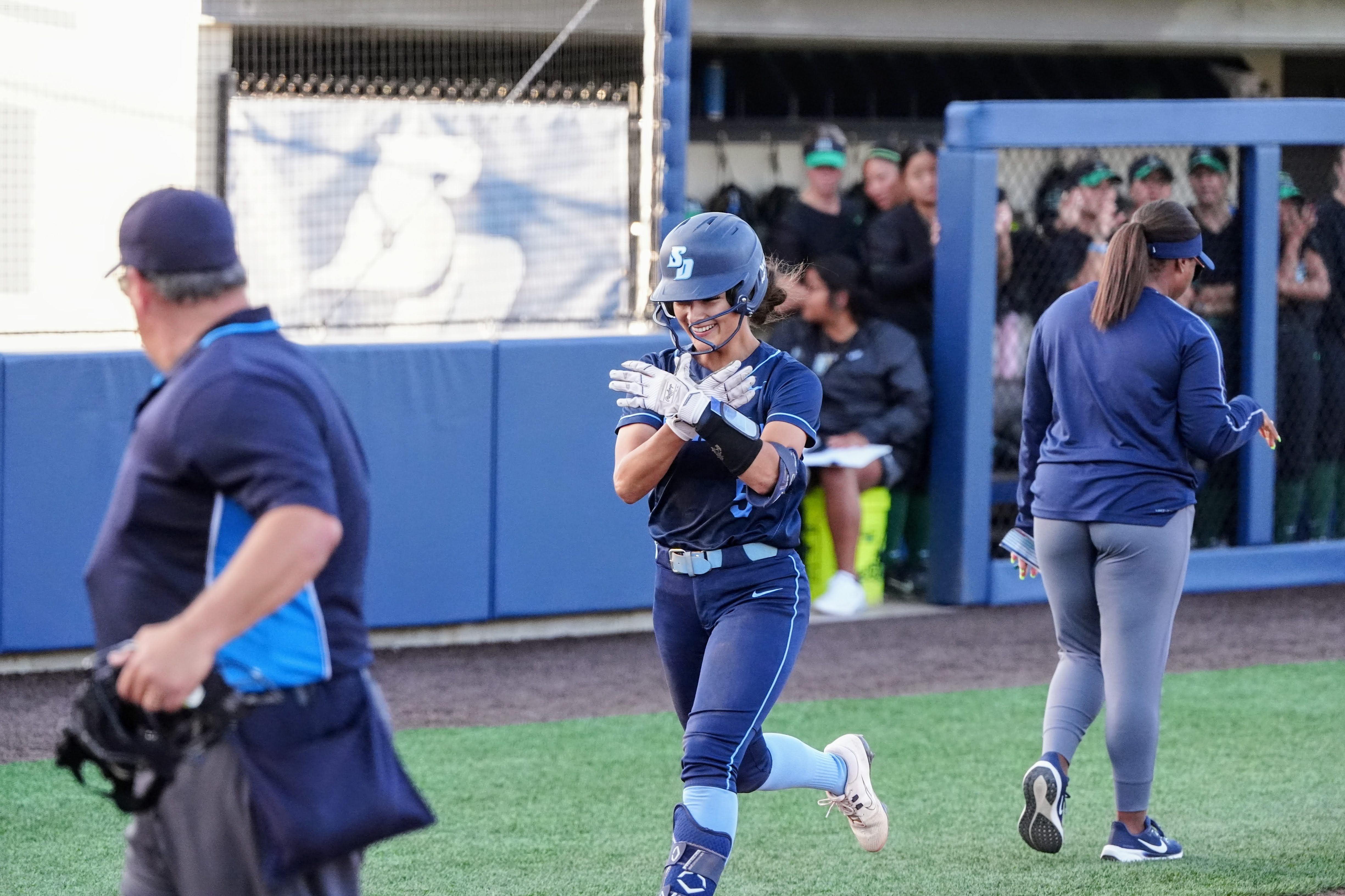 USD Outlasts Hawai'i in Extra-Inning Battle 