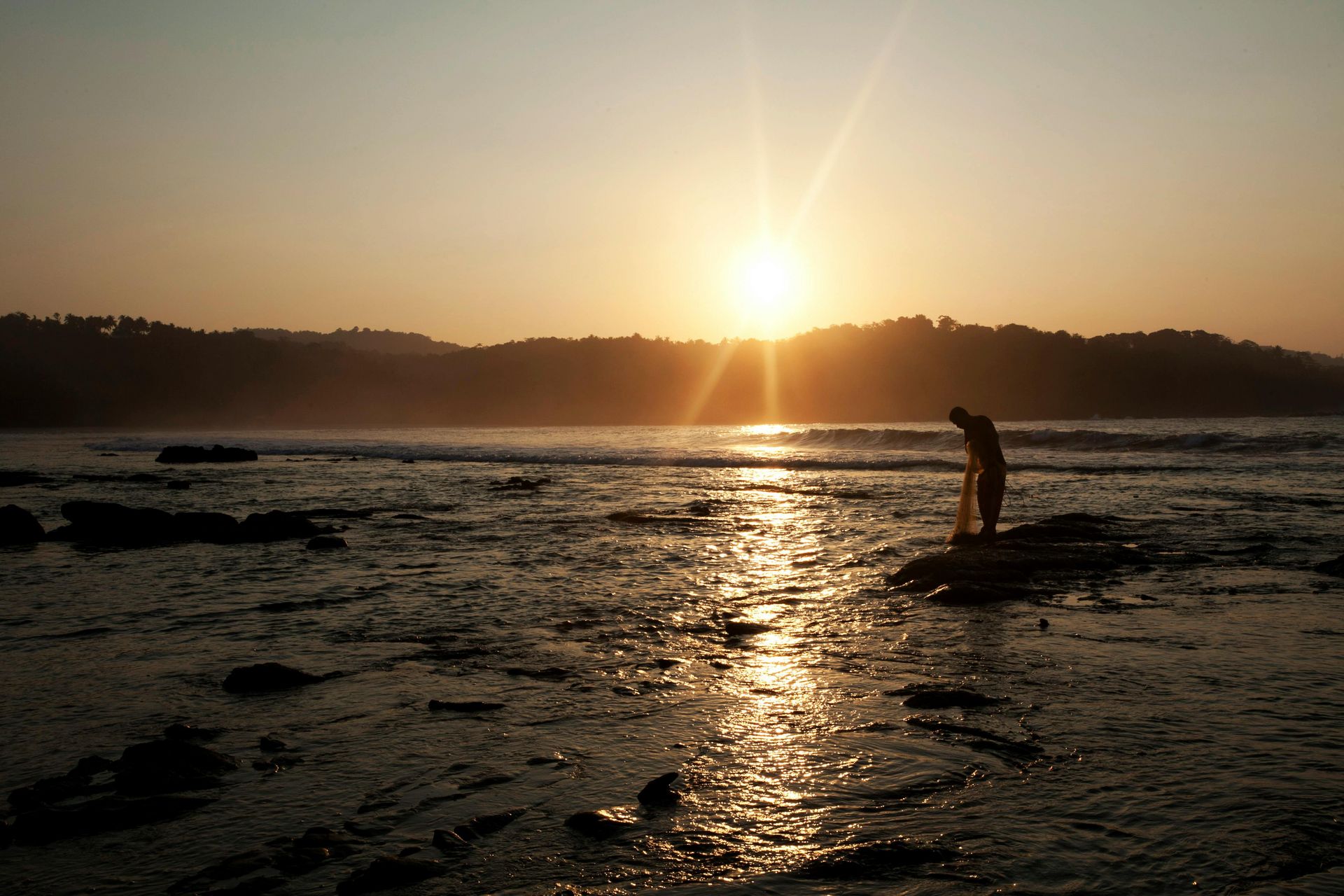 UNDERREPORTED NEWS, Grey Key, Microwave & Plastic Bags, China's Electric Pulse Fishing