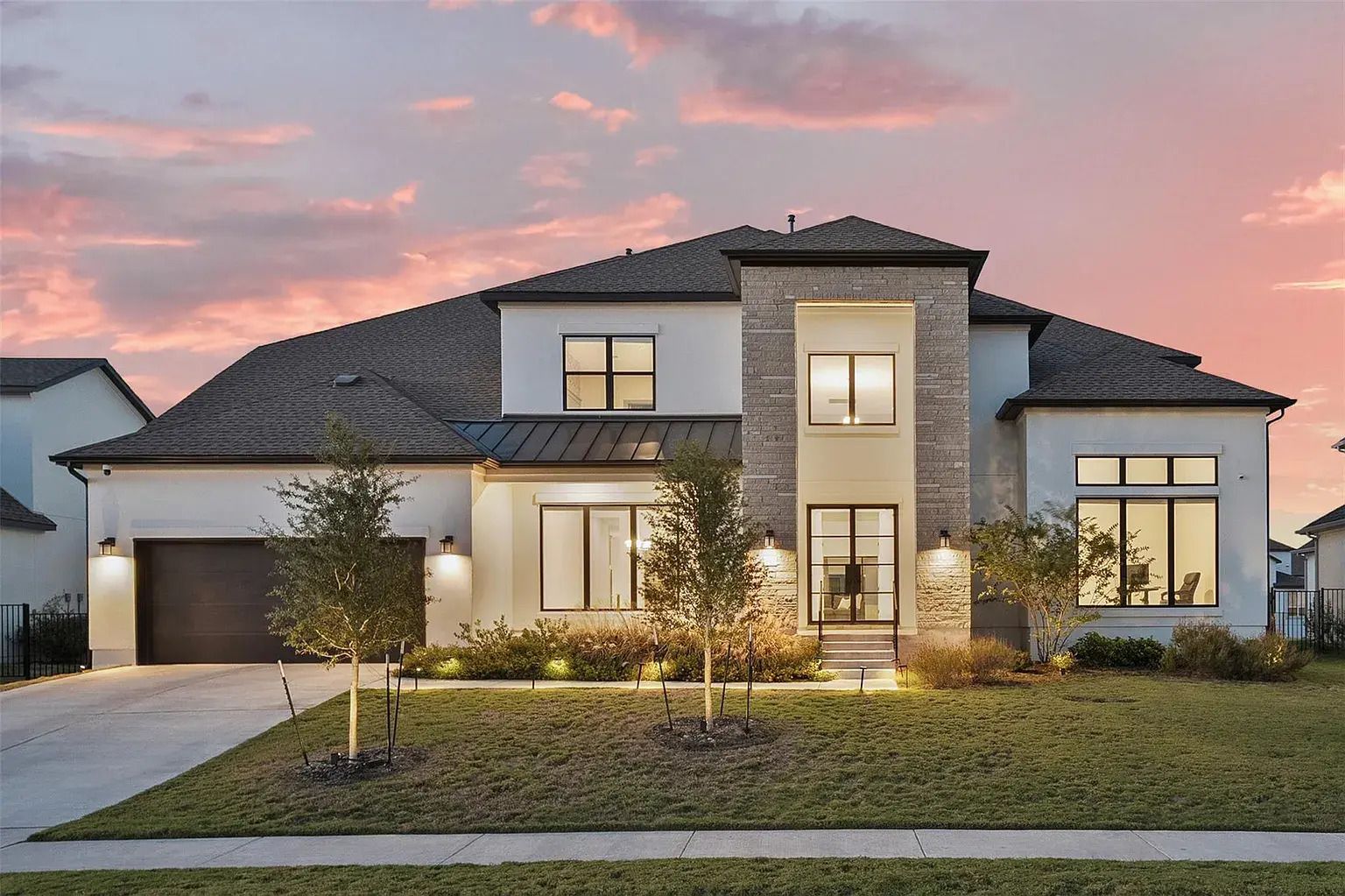 Statement-making Travisso showcase – Leander