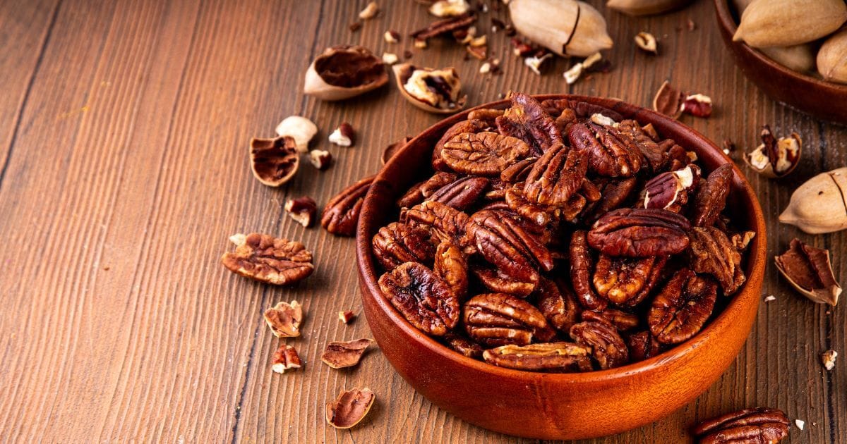 Review Links Pecan Intake to Improved Cholesterol