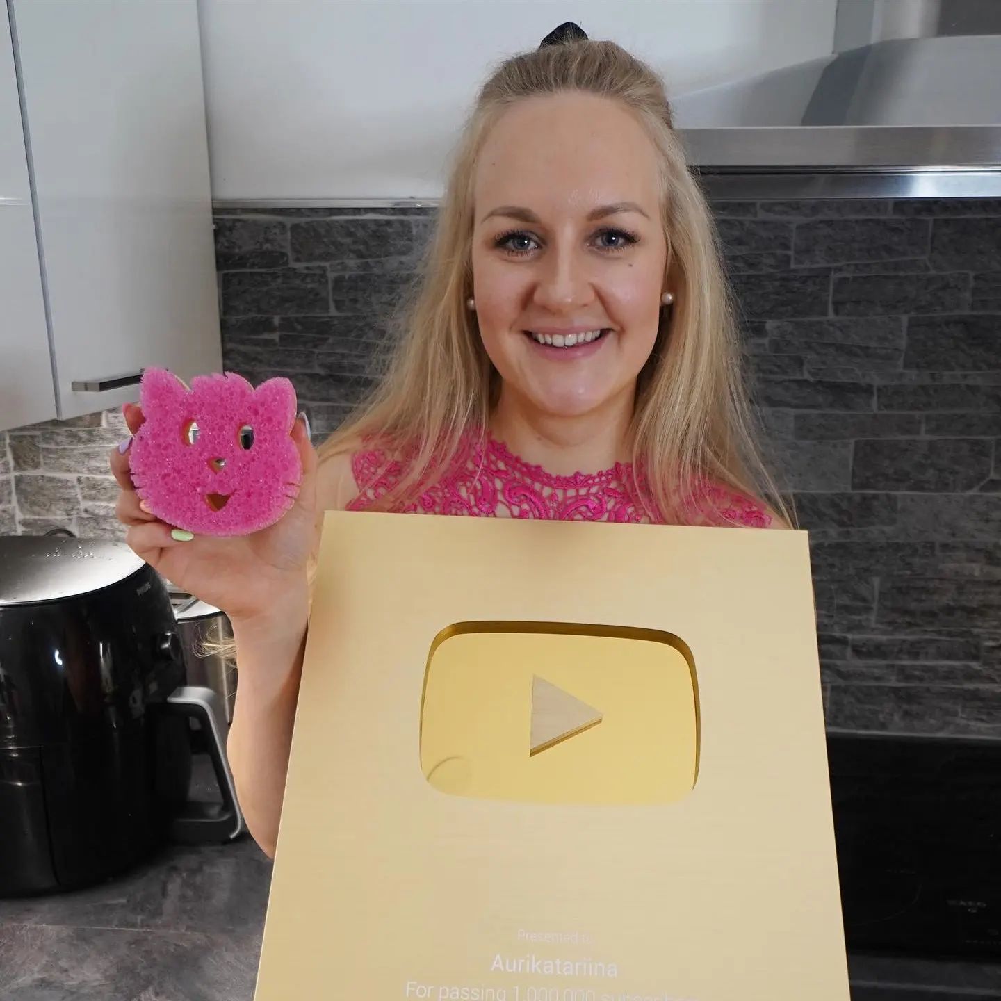 서비스업의 반전: 남들이 피한 일로 월1000+ 만든 사람들