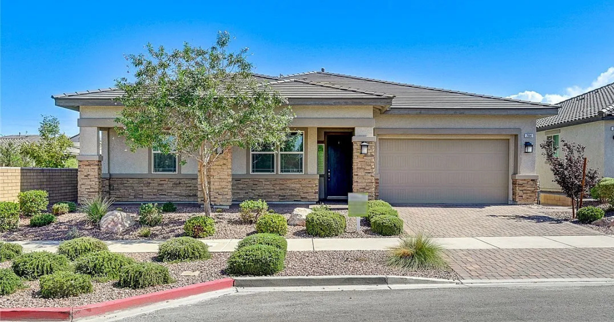 Corner-Lot Charmer for $595K in Cadence