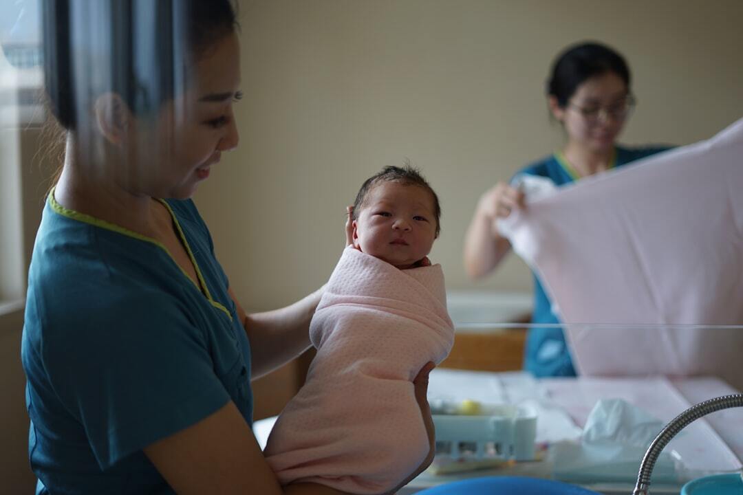 WHO calls for expanded access to midwifery care models
