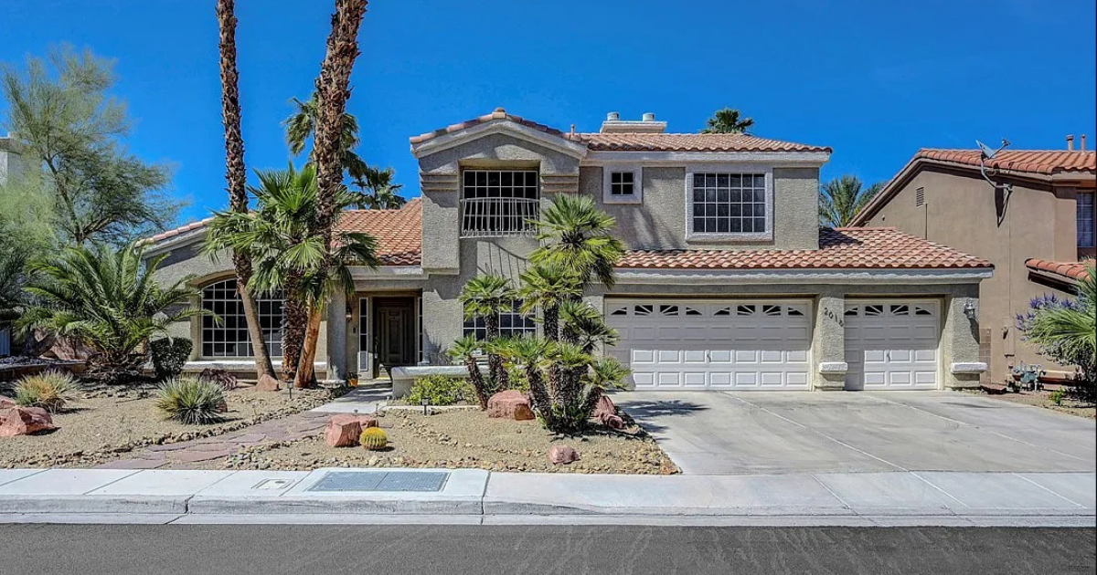 Luxury Living in Green Valley South: A Poolside Paradise on Catalina Marie Ave