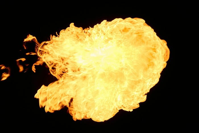 Bolas de Fogo: Mistério e Fascínio nos Céus Noturnos