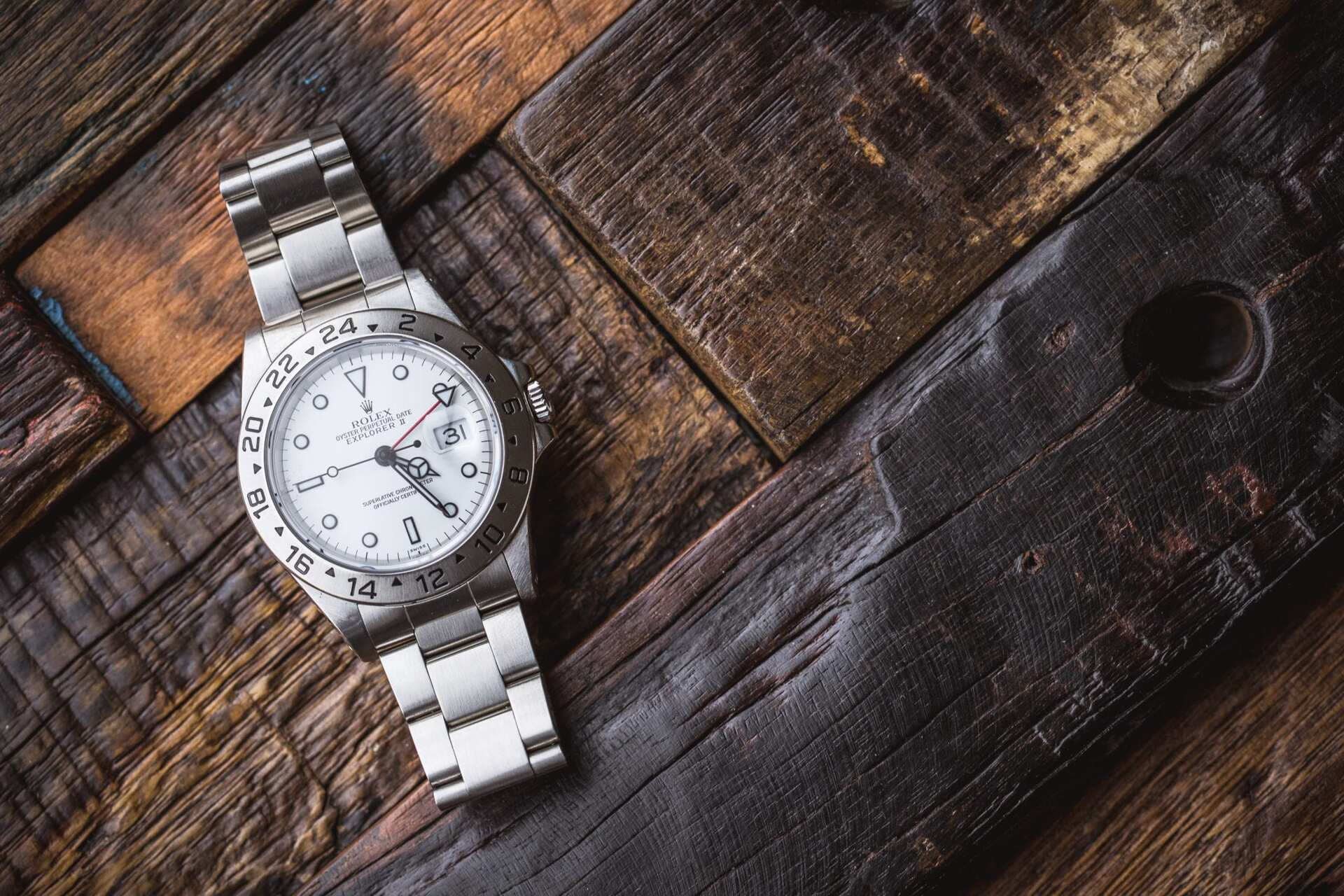 [VIDEO] Real vs. Fake: Rolex Explorer II