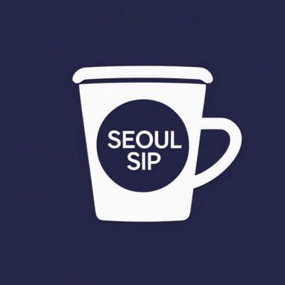 I took a photo walk a couple of days ago. I didn’t bring home too many photos. This view caught my eye despite its randomness. I was happy to found a place where there was just one color in the frame :)