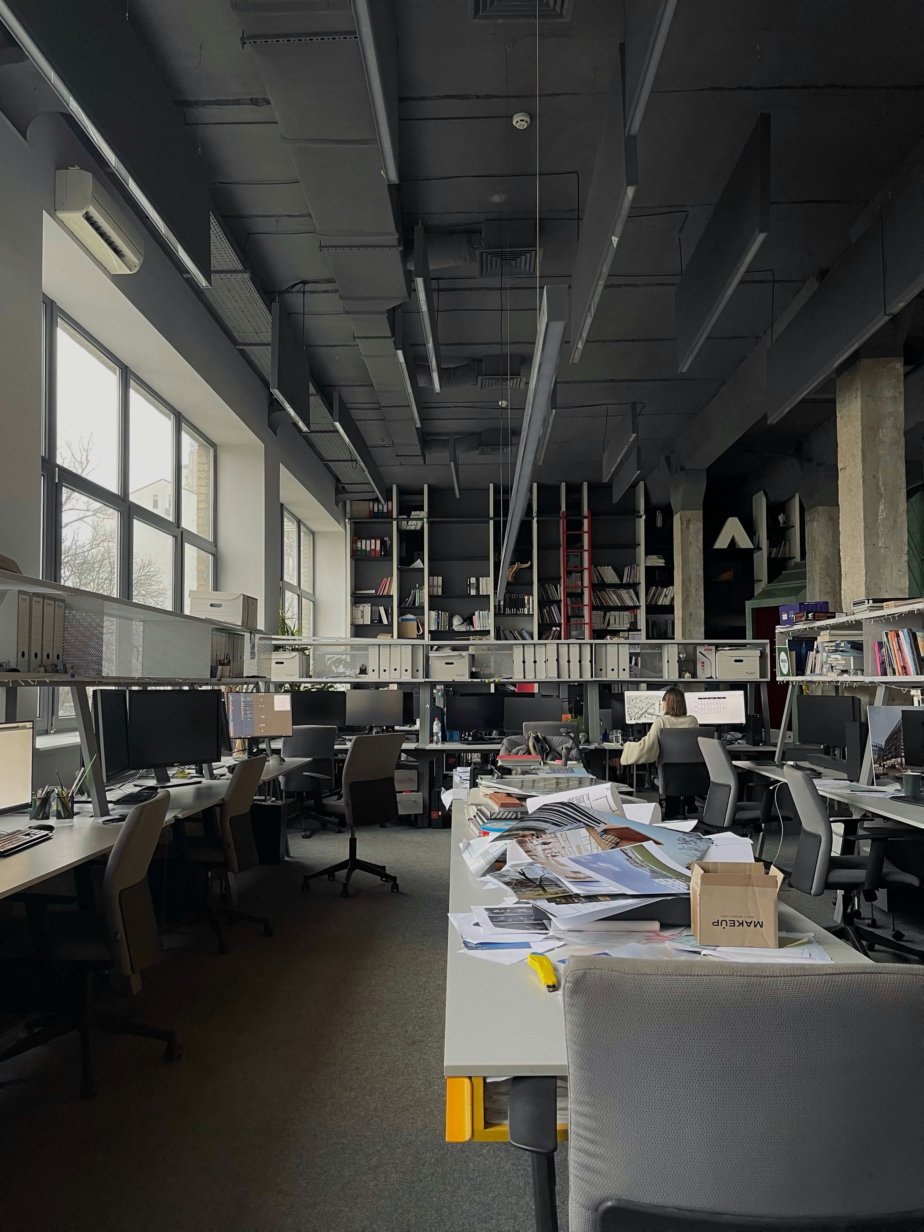 In This Issue: Avoiding Shadow Newsrooms, PR’s Next Chapter, and an Argument for Analog