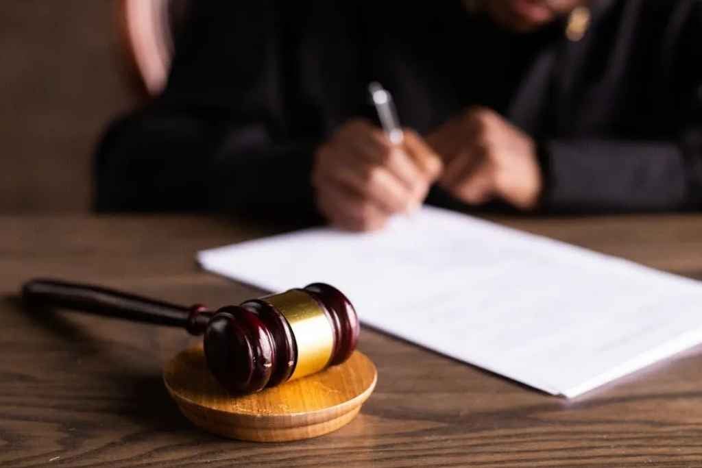 Refugiados demandan para frenar detención indefinida