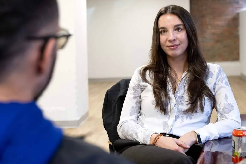 Por un estacionamiento, termina detenido por ICE