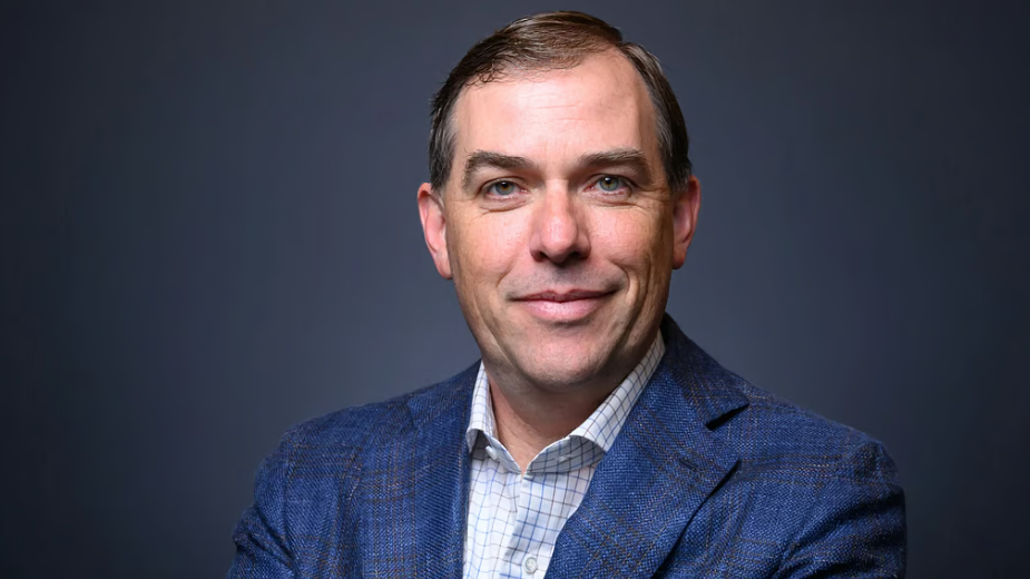 AI Jobs Crossroads: Why Cutting Juniors Is “Dumb,” Yet Layoffs Roll On