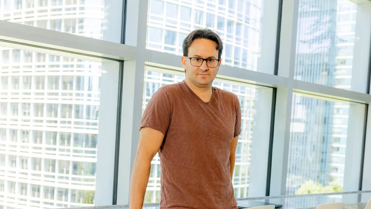 🧑‍🚀 AI Self-Training Risks, Google's Advantage & Altman’s Code Red