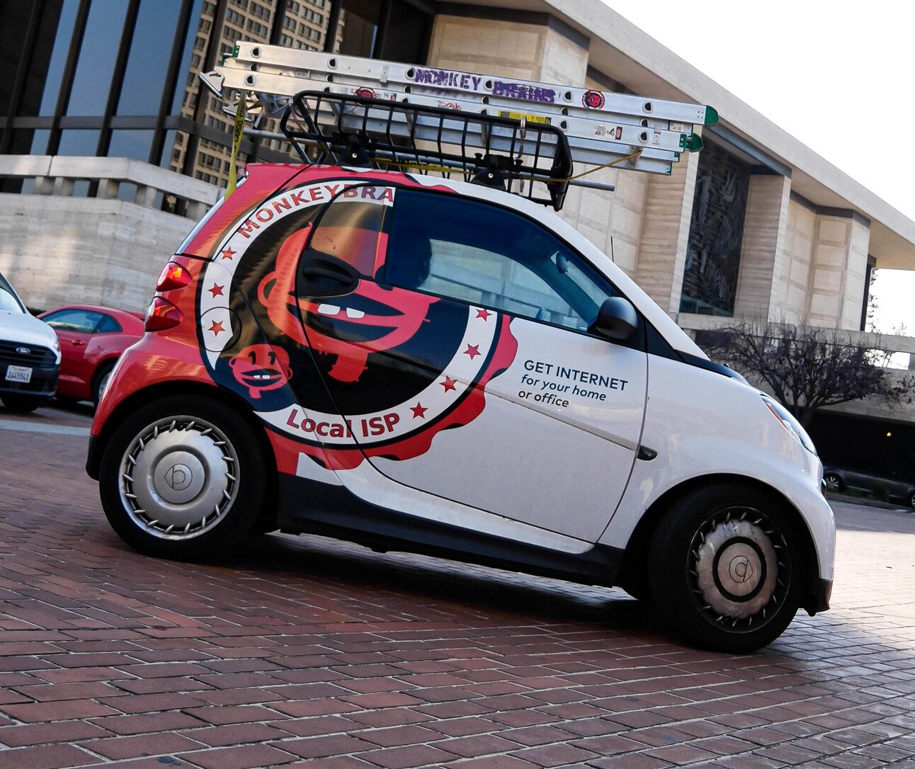 Monkeybrains: The Bay Area’s Anti-Corporate, Anti-Monopoly Internet Service