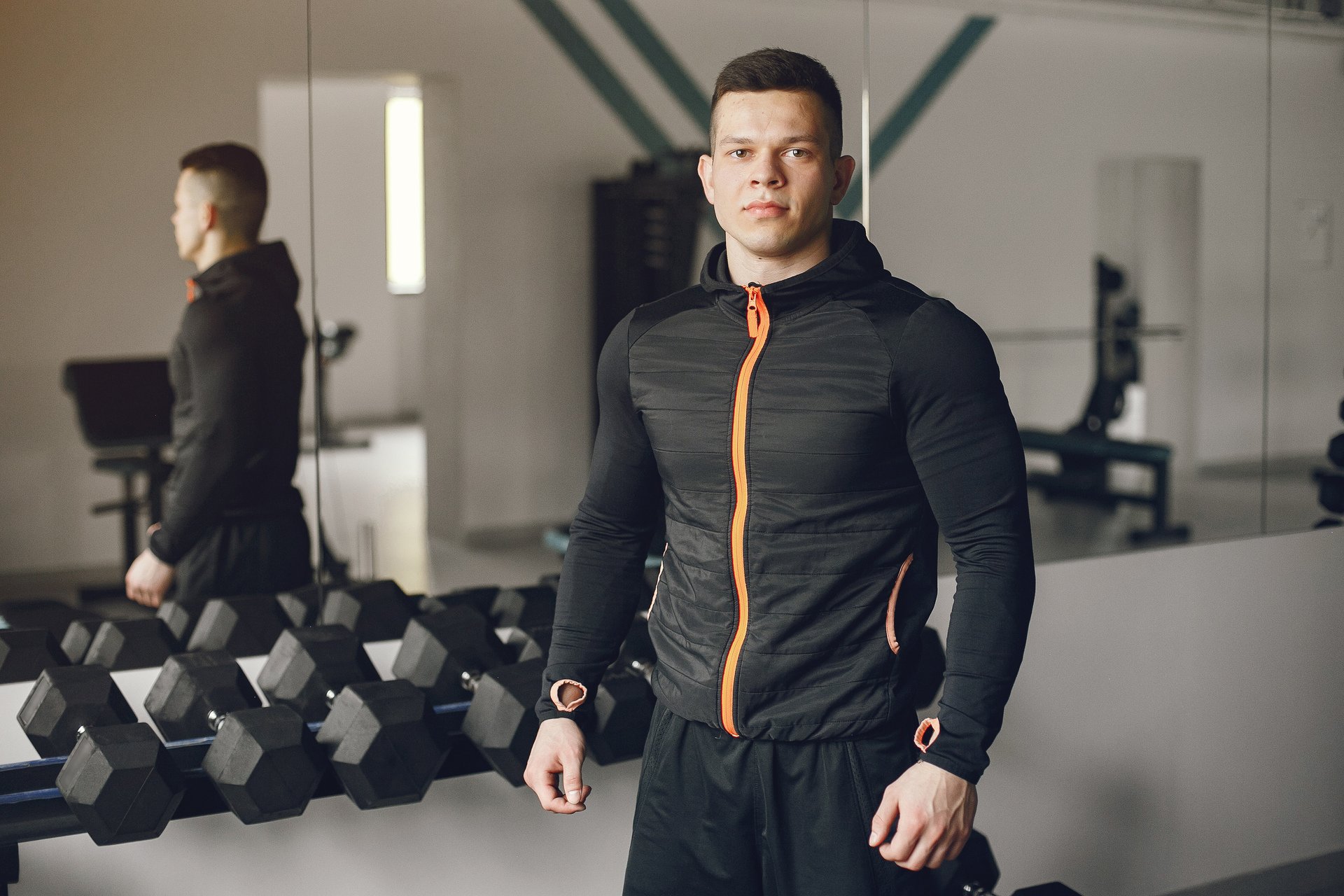What Clothes Should Men Wear to the Gym? A Simple Beginner’s Guide