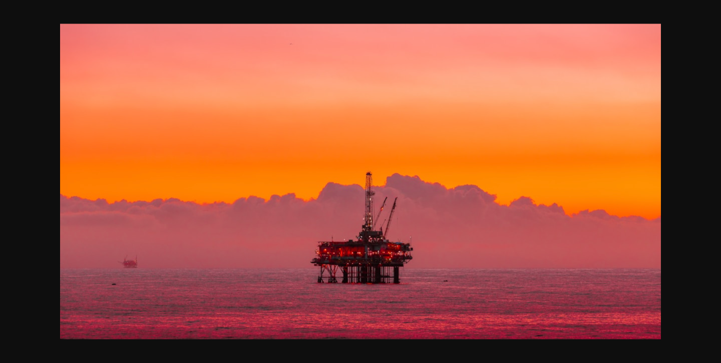 Brasil bate recorde de emprego. O petróleo fez +25%. Escolha sua emoção.