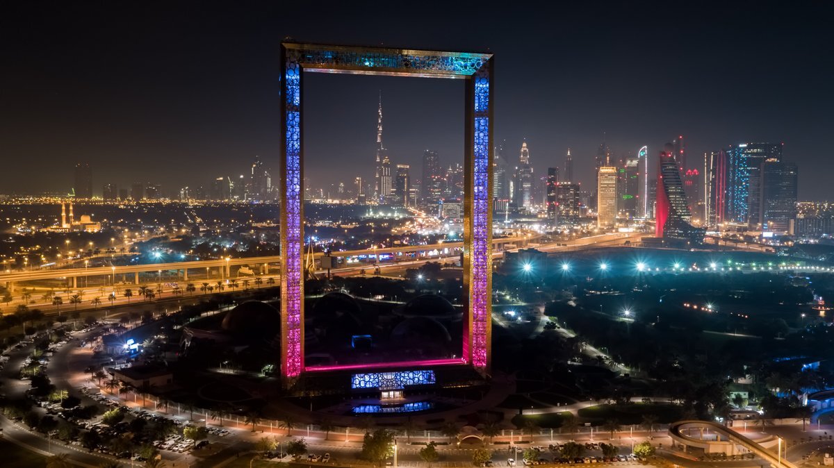 Dubai’s Enormous Frame Opens to the Public