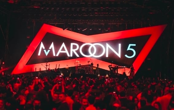 Bud Live estreia no Brasil com show exclusivo do Maroon 5 e creators no centro da experiência