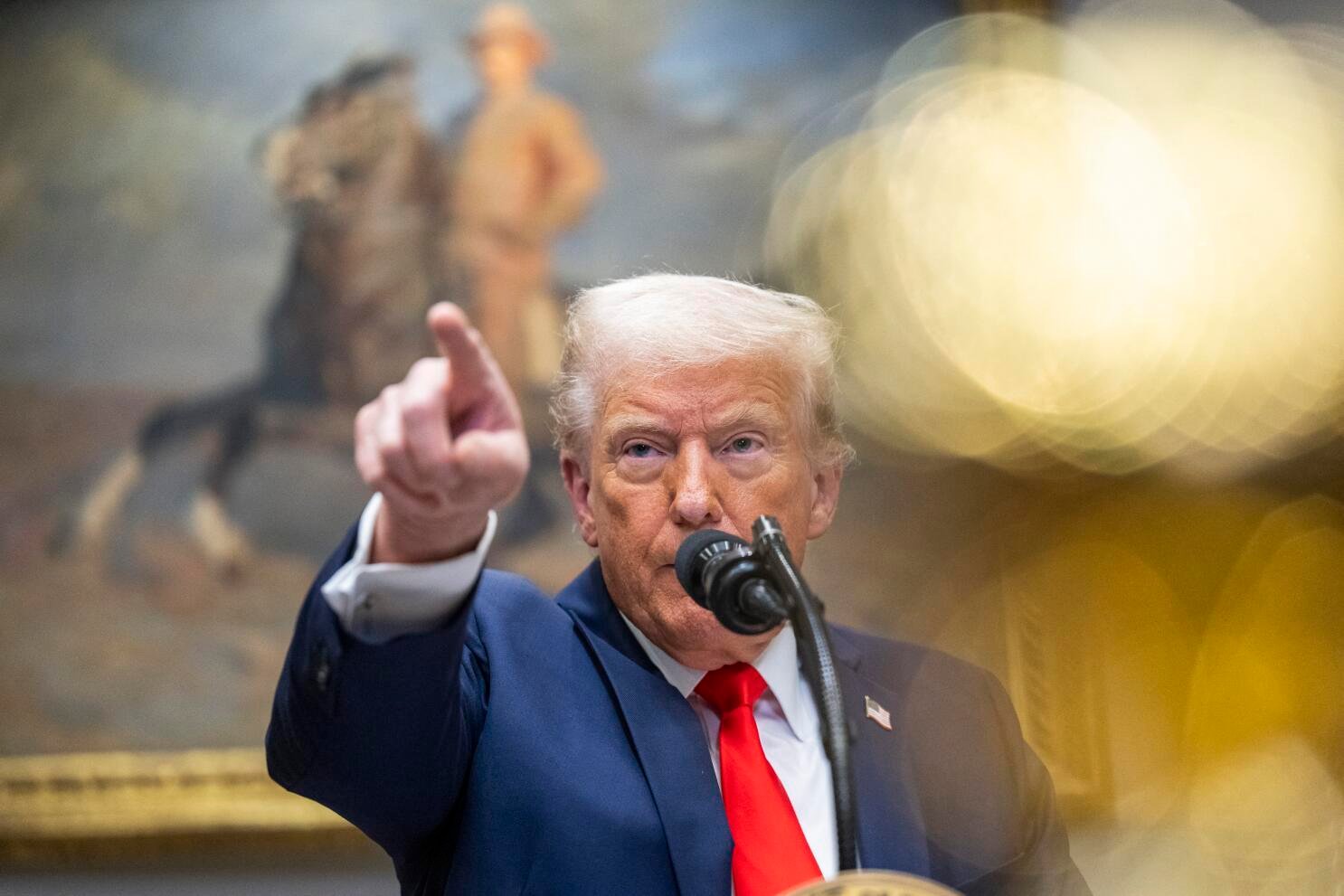 🚨Trump Dismisses Epstein Files Amid GOP Rift!