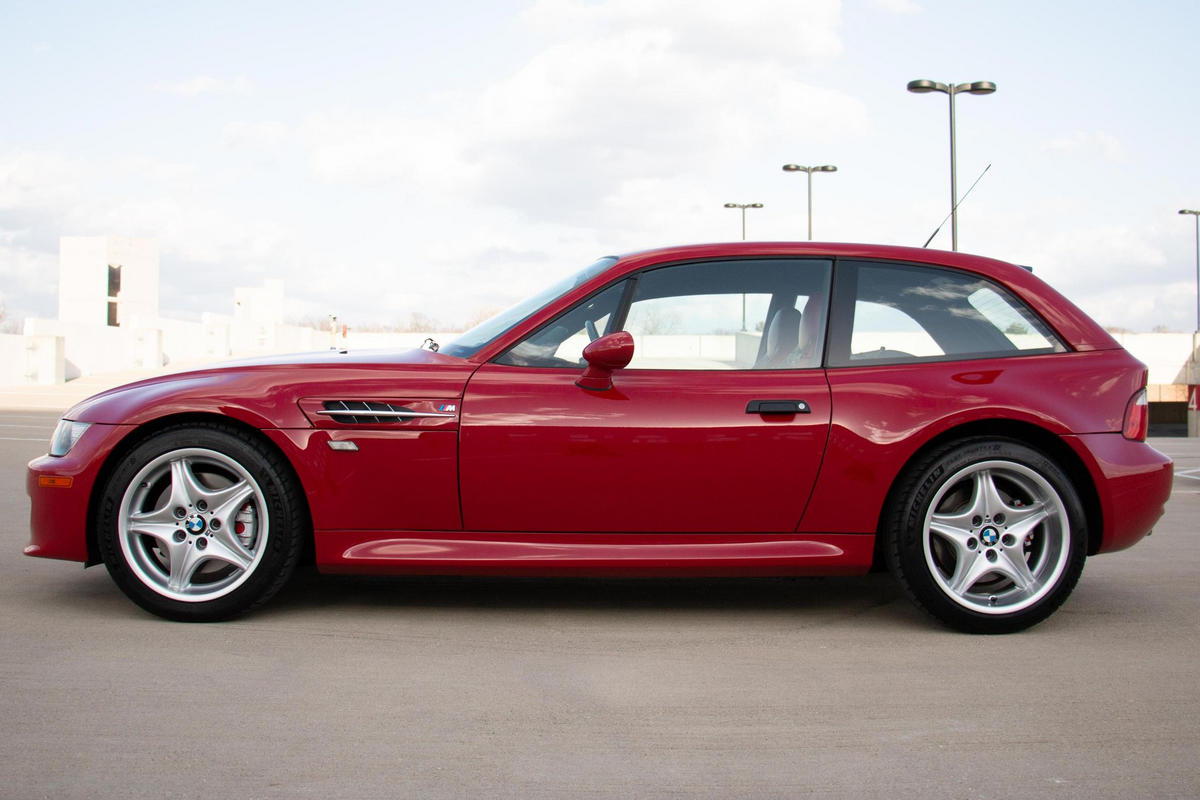 🏎️ Max Finds A Car Shaped Like A Clown Shoe???