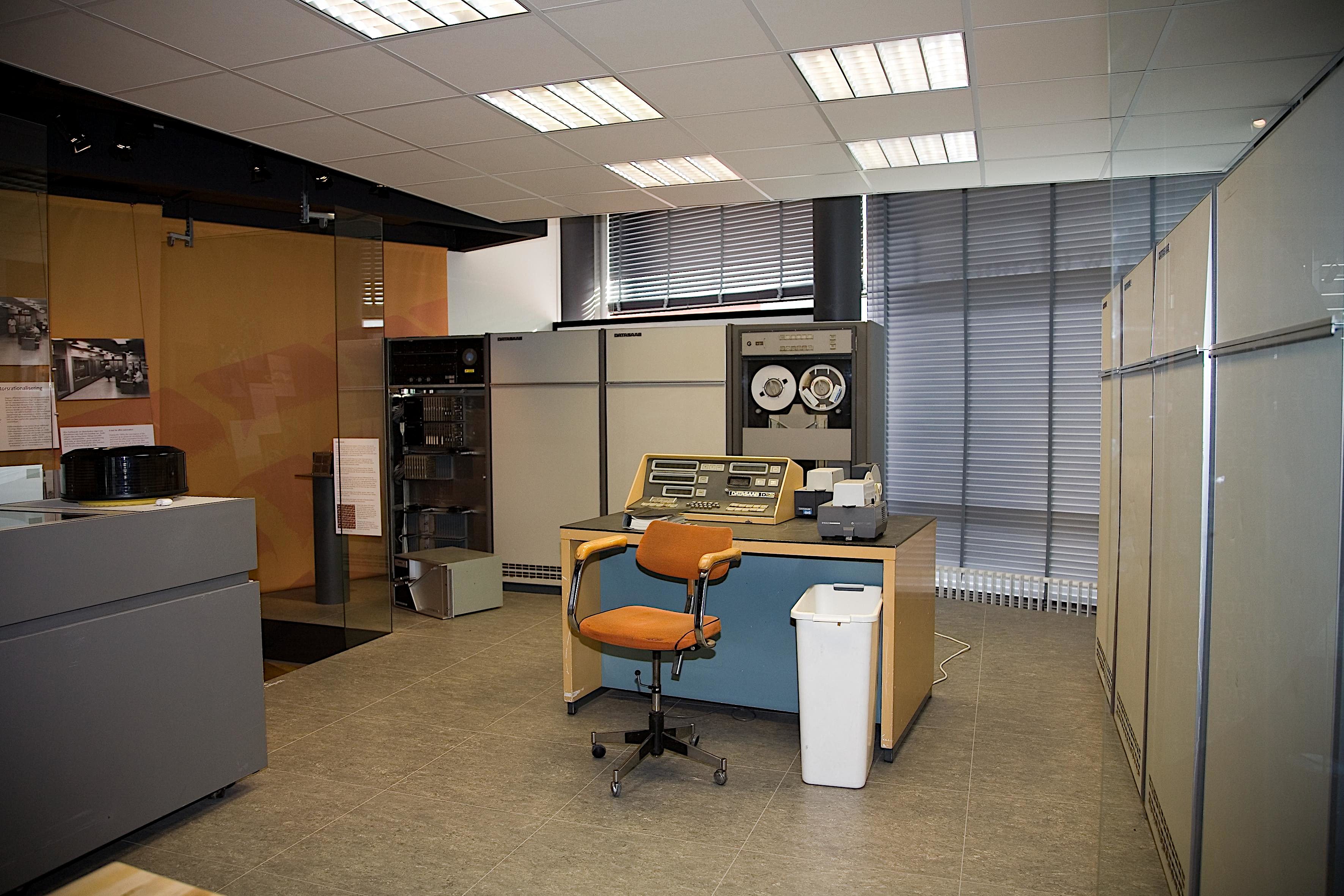 YouTuber insider betting, Samsung sick new phone feature and Aussies love paying ransomware gangs