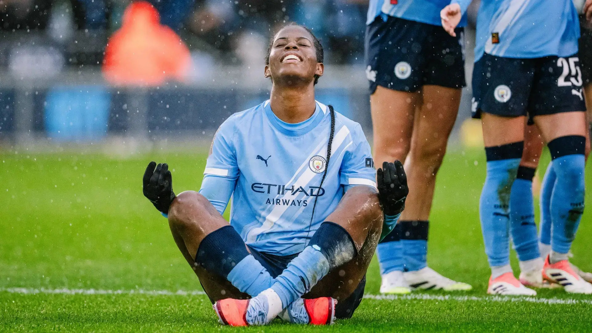 England's WSL Is Back in a Huge Way 🤩