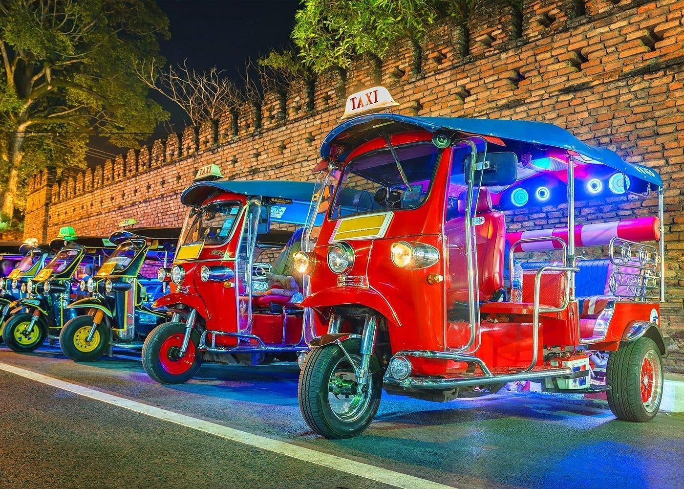 ✈️ Chiang Mai Part 2: Afraid of Dogs but love riding on a 'tuk-tuk' & coffee? 