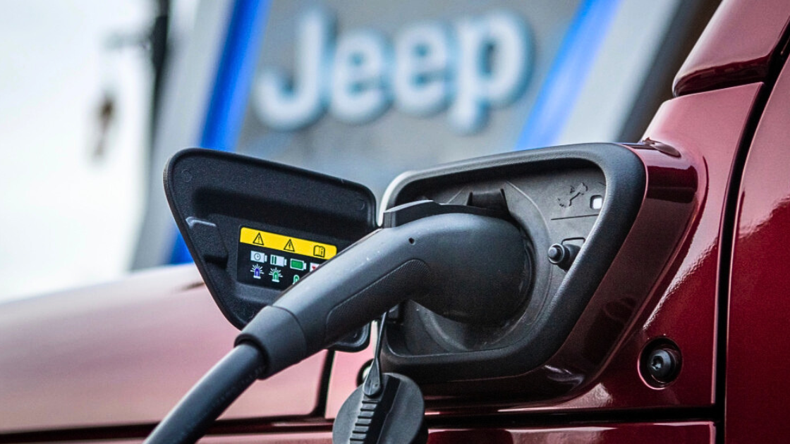 Stellantis is recalling over 320K hybrid Jeep models for battery fire risk