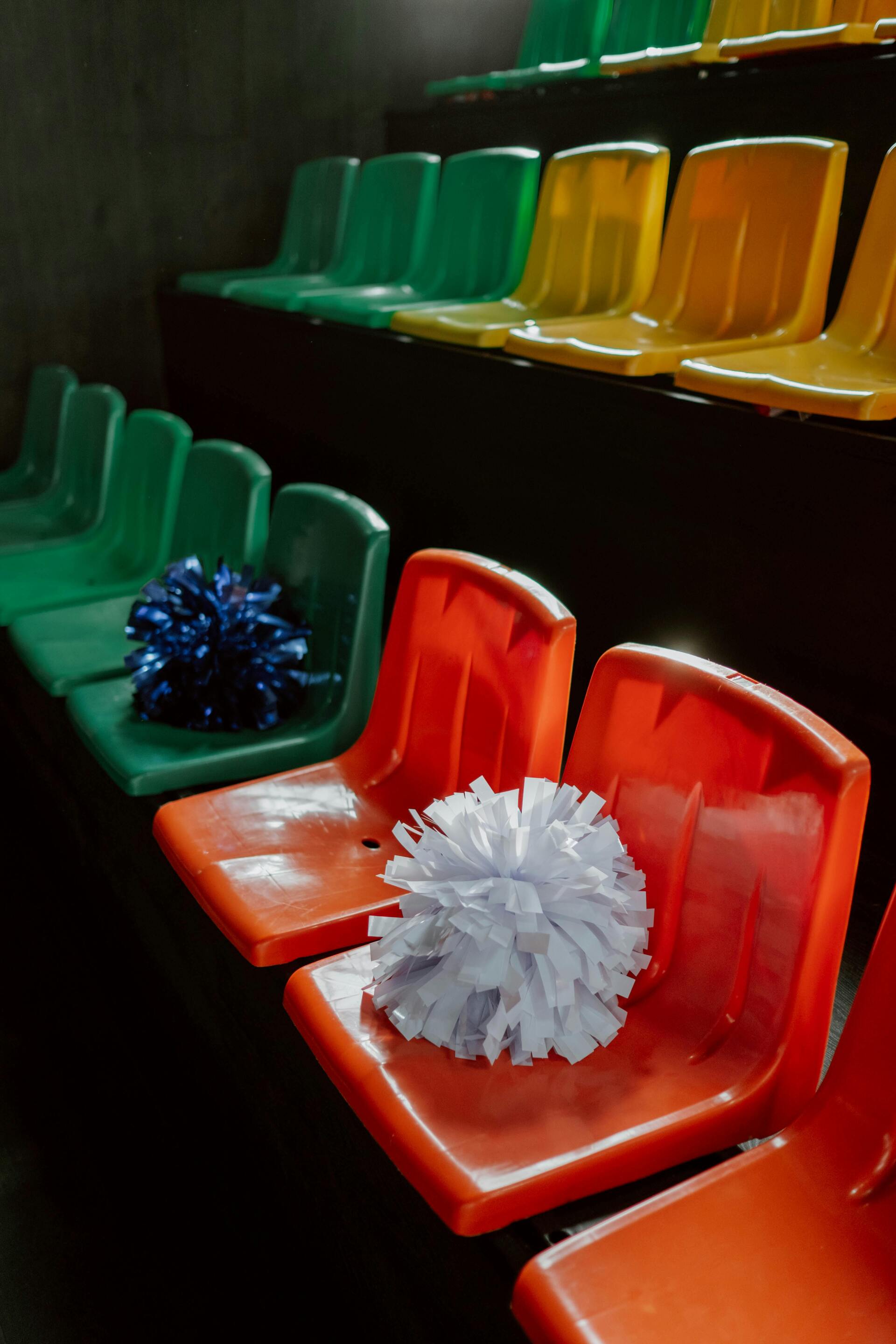 Give Praise Without Feeling Like a Cheerleader