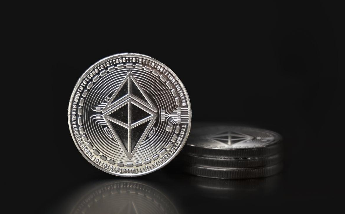 Ethereum Eyes $2,400 as Glamsterdam Upgrade Nears and ETF Flows Turn