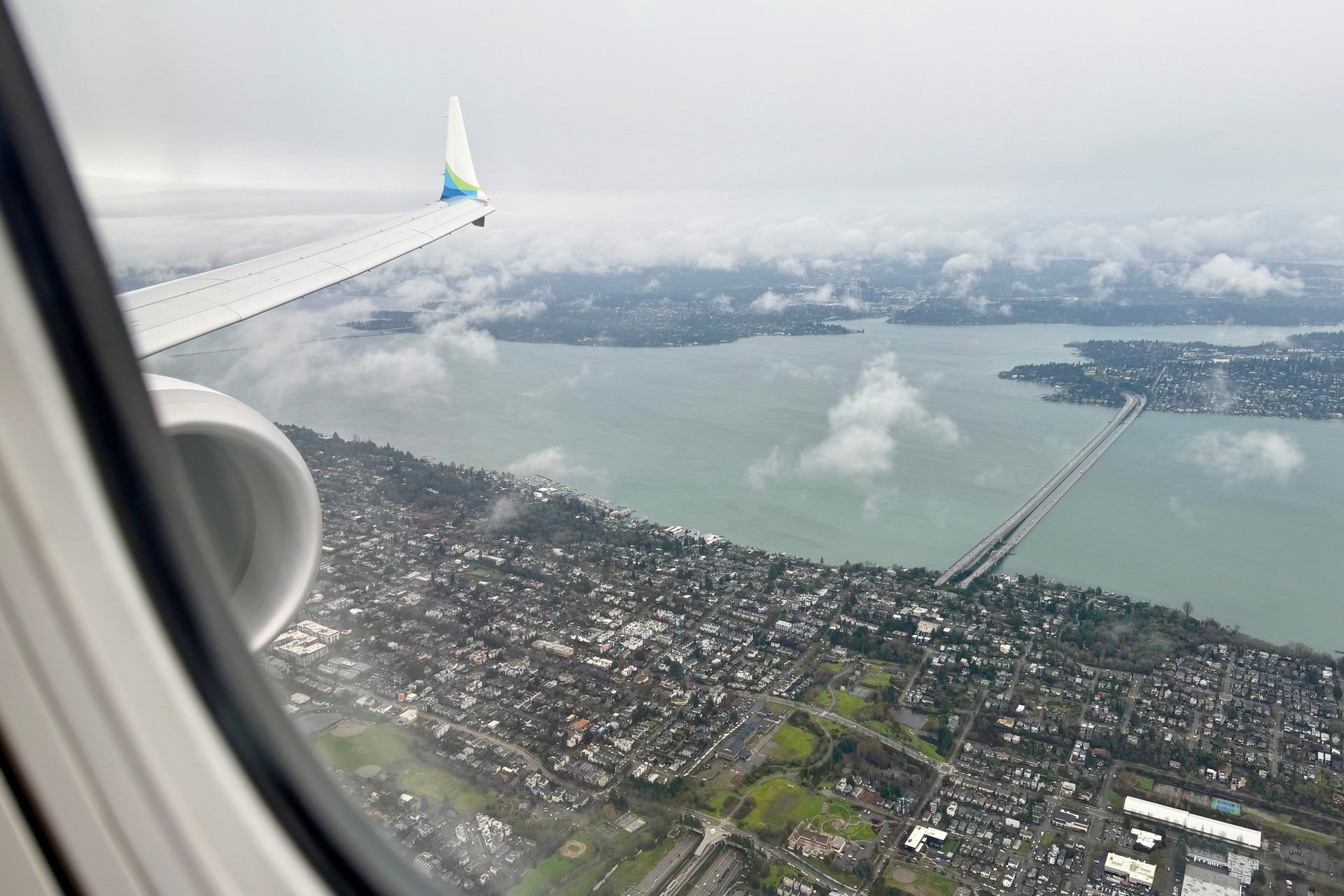 Alaska's Boeing Bet, Free Wi-Fi at Long Last, and a Rare Elite Miss