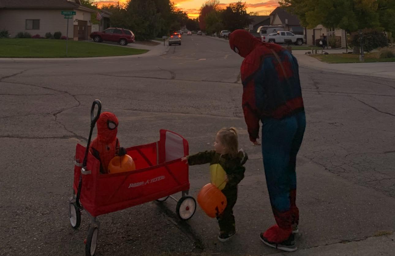 🌴 Wrapping Up Halloween & Welcoming Fall Fun in Charleston