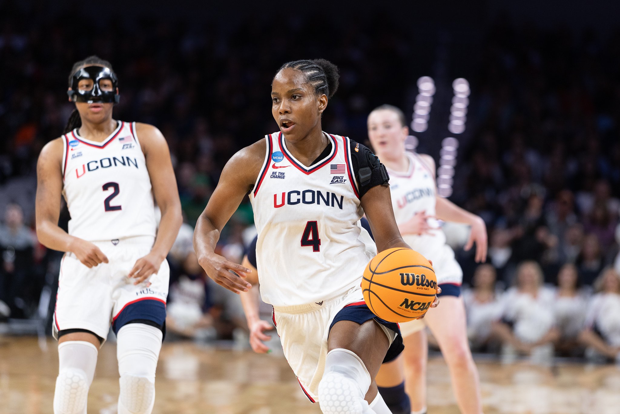 UConn's bench steps up in Elite Eight win over Notre Dame