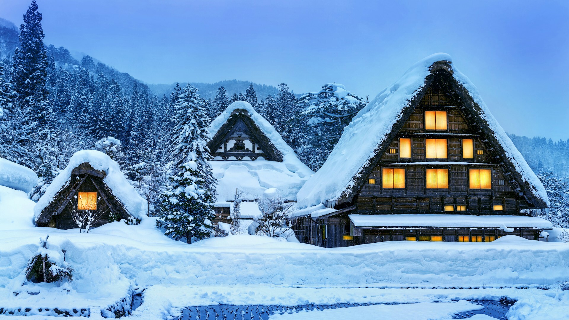 The World’s Snowiest Place is this Charming Village in Japan