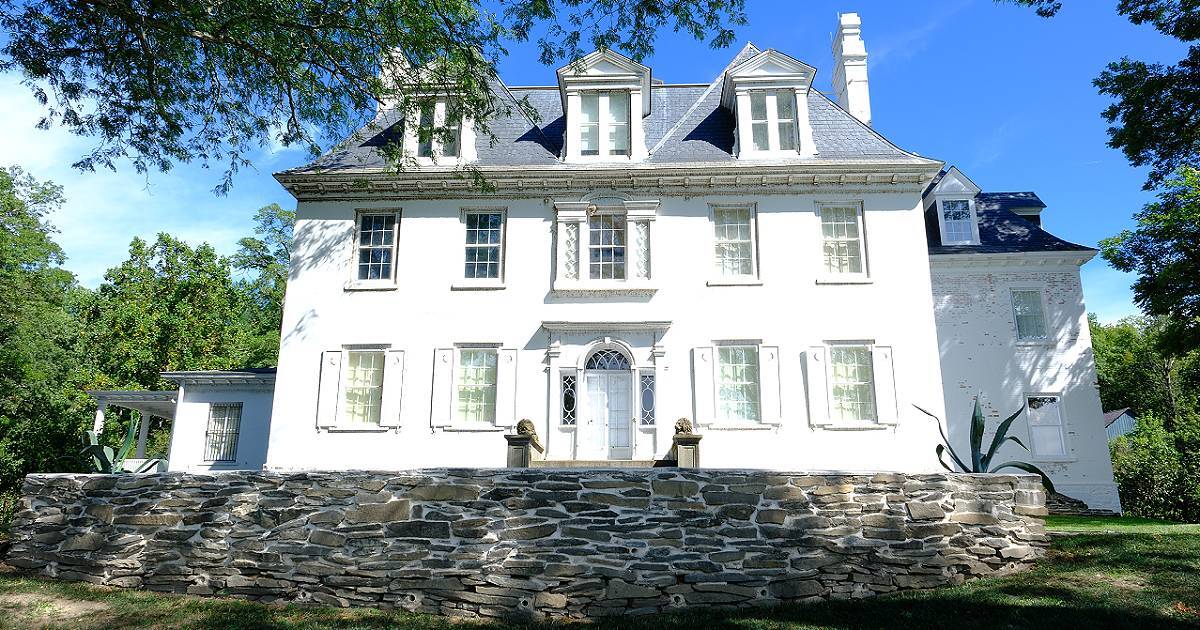 Exploring Clermont, NY: A Mansion, Ruins & Riverfront Picnic