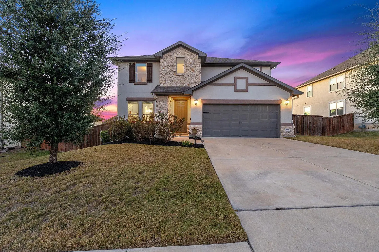 Hill Country views and flexible living in Bella Colinas