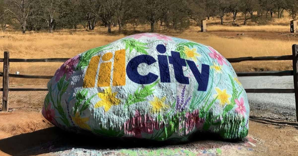 🚧 Sinkhole Shuts Roads + New Café Opens