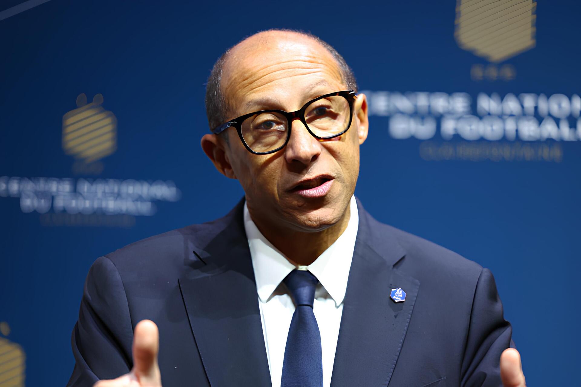 ☕ L'impact sociétal du football, 9 offres d'emploi, etc.