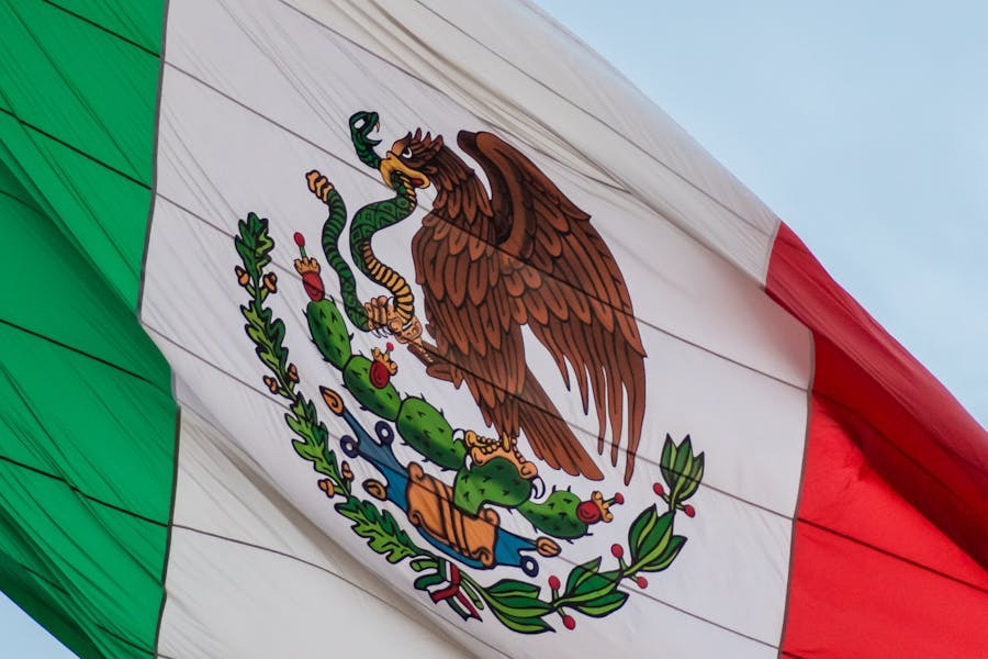 Resignificando la patria: sobre herencia colonial y resistencia