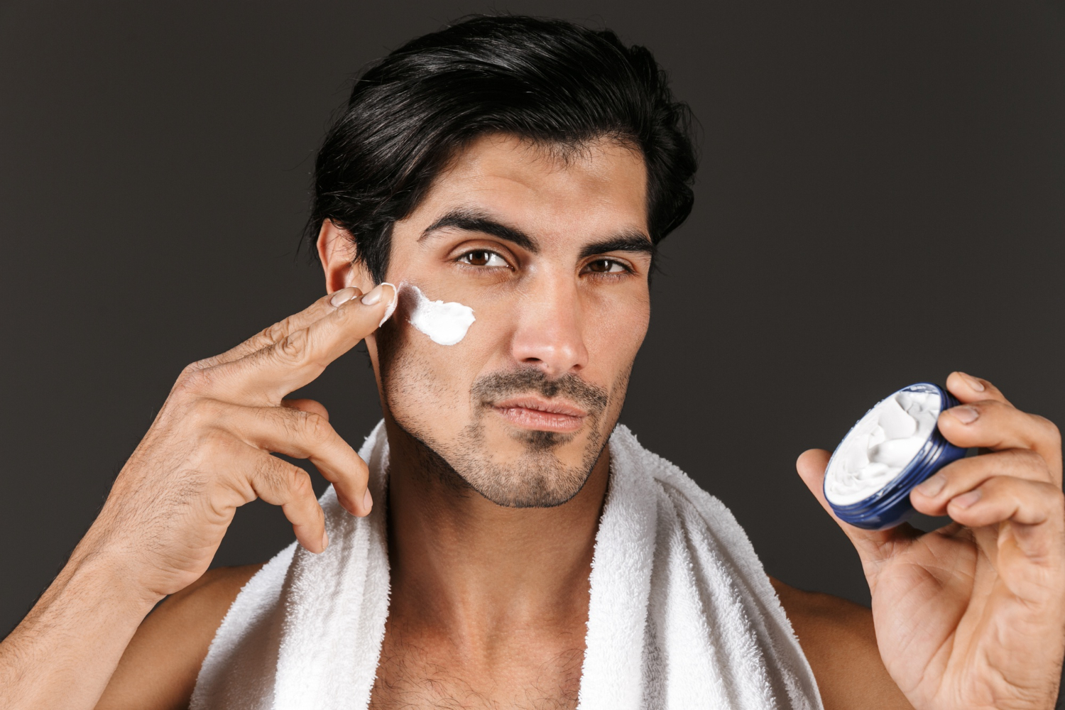 A Complete Guide to Face Moisturizer for Men