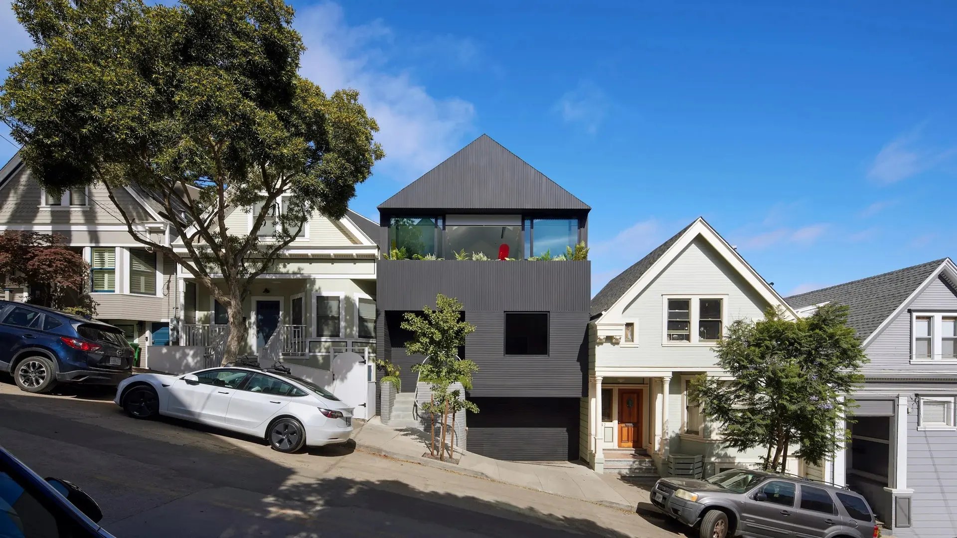 Sleek Modern Home Tucked in San Francisco’s Bernal Heights Neighborhood