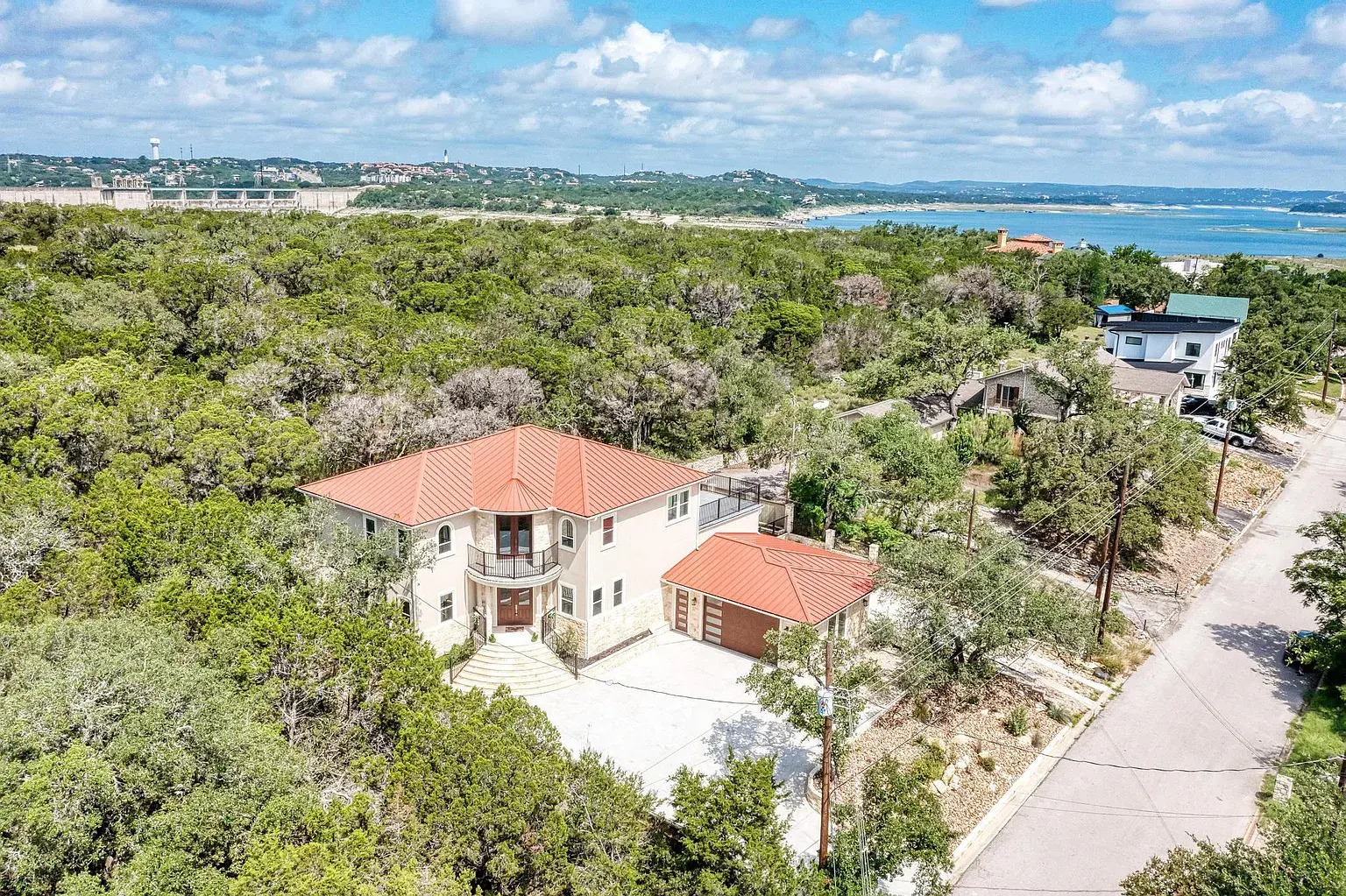 Hill Country Modern with Panoramic Views – Austin