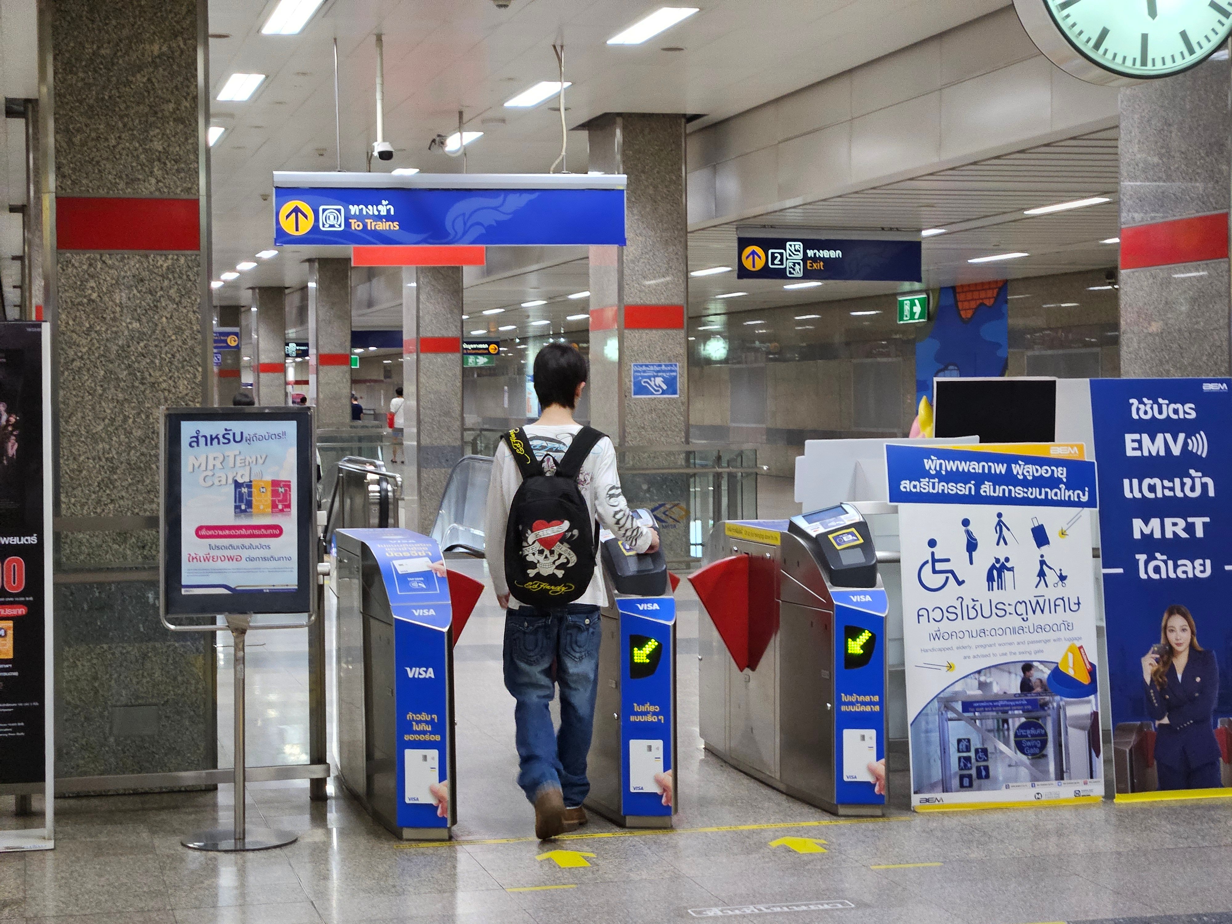 MRT to retire its legacy top-up cards, replacing them with EMVs