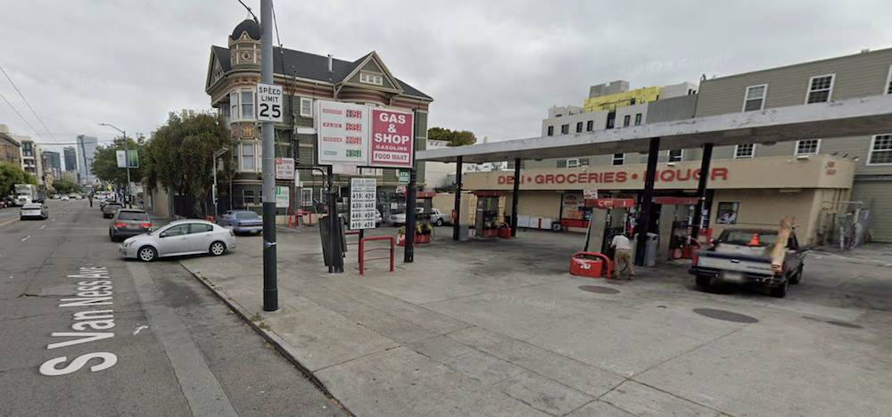 The Best Fried Chicken in San Francisco Might be in a Gas Station